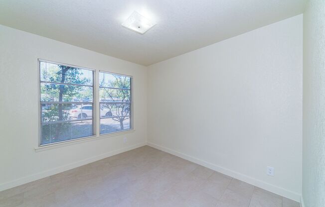 3 beds, 1 bath, $1,595