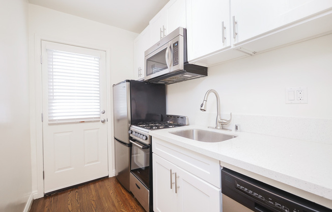 Studio, 1 bath, $1,925, Unit 129#04