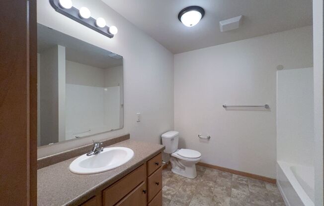 2 beds, 1 bath, 1,295 sqft, $1,315, Unit WI 3565-127