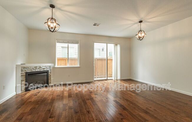 2707 NE 130 CT