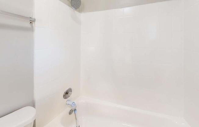 1 bed, 1 bath, 650 sqft, $999