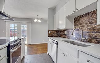 Westport Plaza Apts