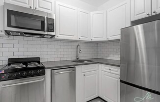 132 E 45 ST
