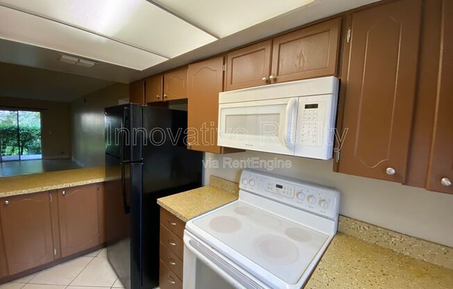 623 E SAN SEBASTIAN CT