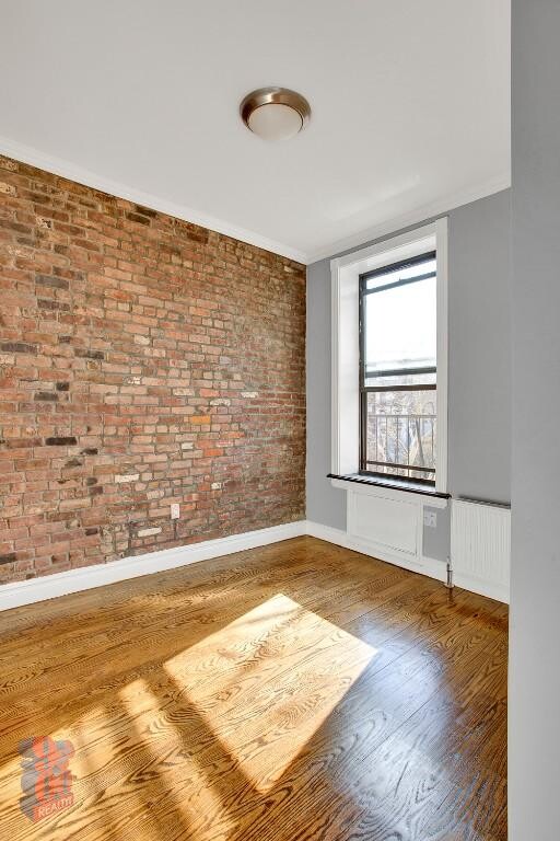47 E 1st St