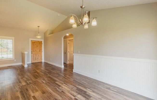 Beautiful 3 bed 2 bath Meridian home in the Lochsa Falls Sub just off Chinden and Linder.
