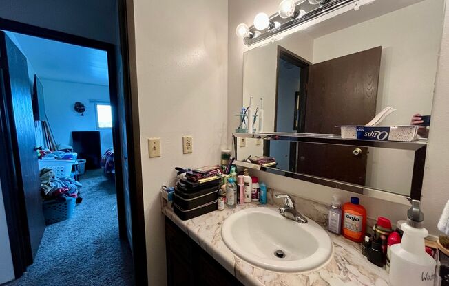 2 beds, 1.5 baths, $1,350, Unit 205