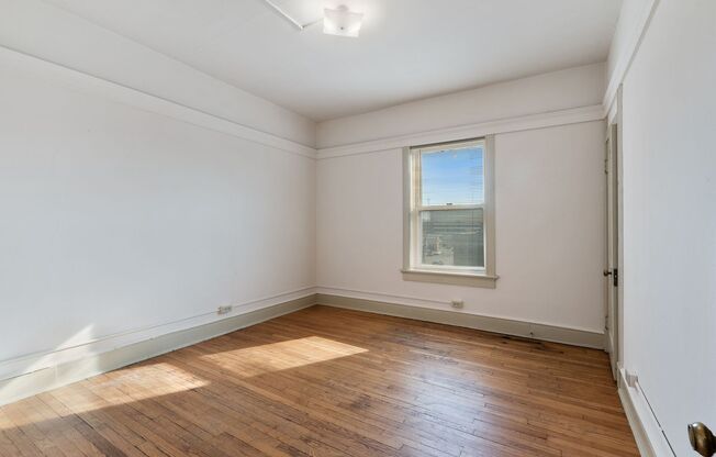 3 beds, 2 baths, 1,700 sqft, $1,600, Unit 06