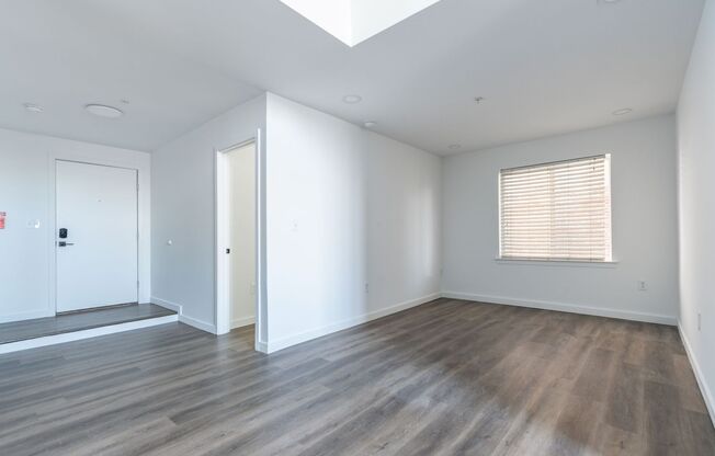 3 beds, 2 baths, 1,171 sqft, $1,950, Unit 1