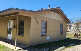 610 RUIZ ST
