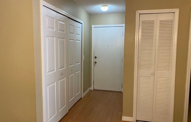 2 beds, 2 baths, $1,595, Unit #202