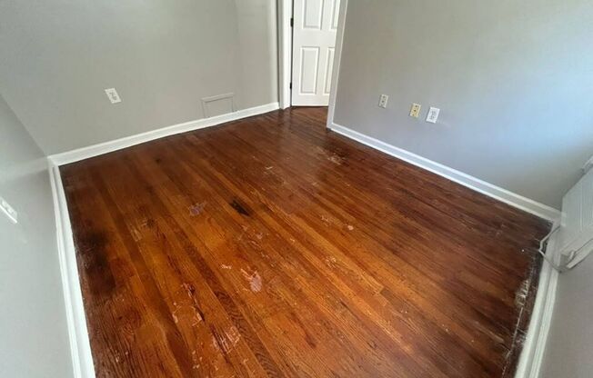 1 bed, 1 bath, 550 sqft, $1,090, Unit B16