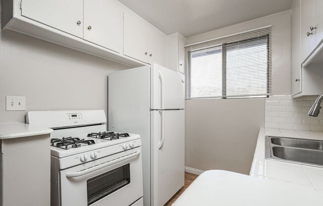 1 bed, 1 bath, $2,395, Unit 19