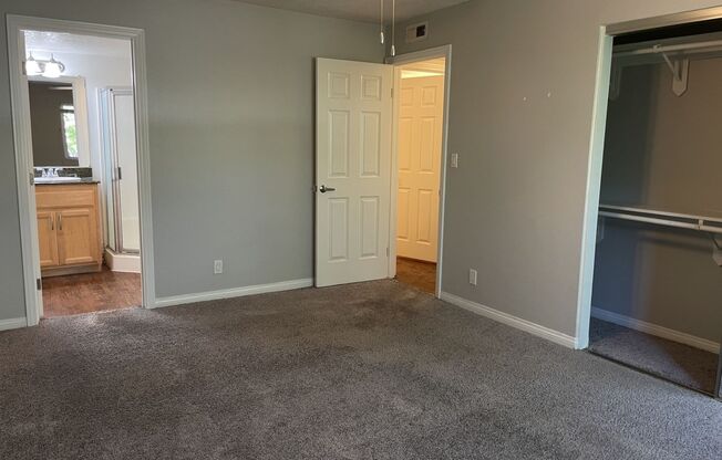 2 beds, 2 baths, 912 sqft, $2,790, Unit 0091