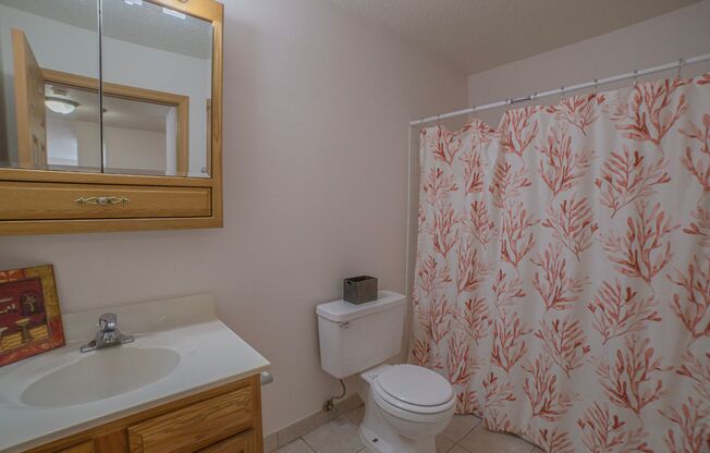 2 beds, 1 bath, 830 sqft, $780, Unit 2502-301