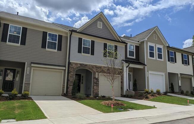 3007 CYPRESS LAGOON CT