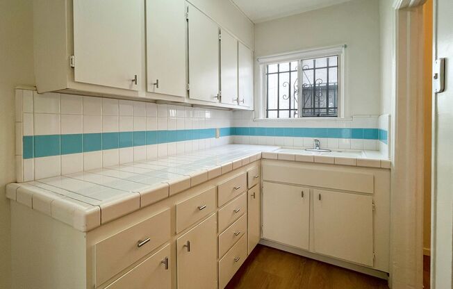 Spacious 1Bedroom  in LA - $1,750.00