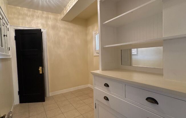 1 bed, 1 bath, 600 sqft, $1,195, Unit C-24