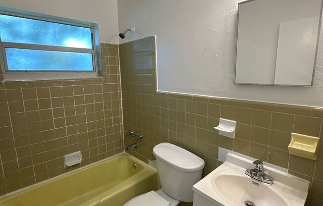 Studio, 1 bath, 400 sqft, $1,225, Unit 224