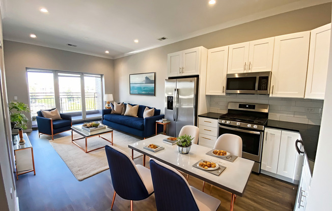 1 bed, 1 bath, 670 sqft, $2,750, Unit 927-206