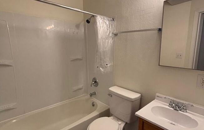 2 beds, 1 bath, 675 sqft, $675, Unit 440 Arter-Unit 12