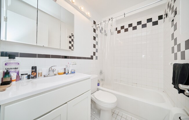 337 W 43 ST