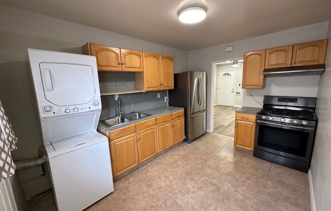 2 beds, 1 bath, $2,395, Unit 2852