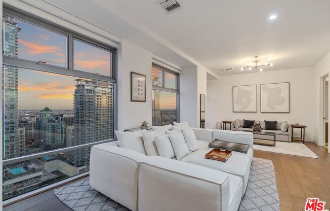 3 beds, 3 baths, 2,123 sqft, $6,000, Unit 1910