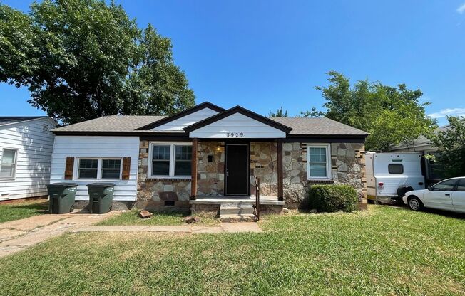 Charming 3-Bedroom, 1-Bath Home with Spacious Backyard & Natural Light!