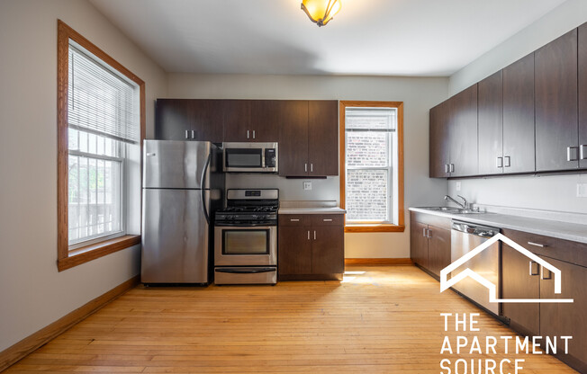 3110 W FULLERTON