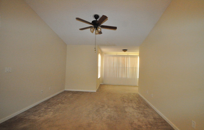 ORLANDO: Convenient to Airport, 3rd Floor Condo