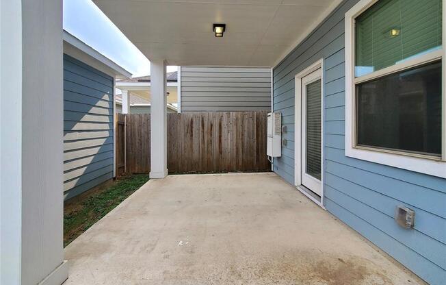 1740 FOUNTAIN BRG DR