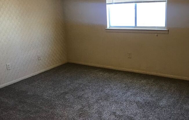 Spacious Home For RENT: 3 Bed / 2 Bath, Fenced in yard + 2 Car Garage! MOVE IN READY!