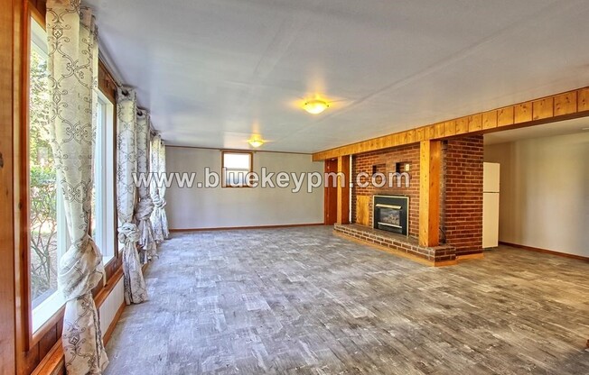 Spacious 3 Bed, 1 Bath Daylight Basement Apartment in Markham