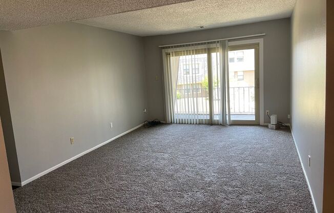 1 bed, 1 bath, 712 sqft, $725