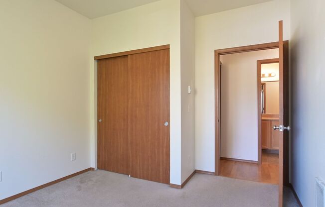 2 beds, 1 bath, $1,700, Unit 303
