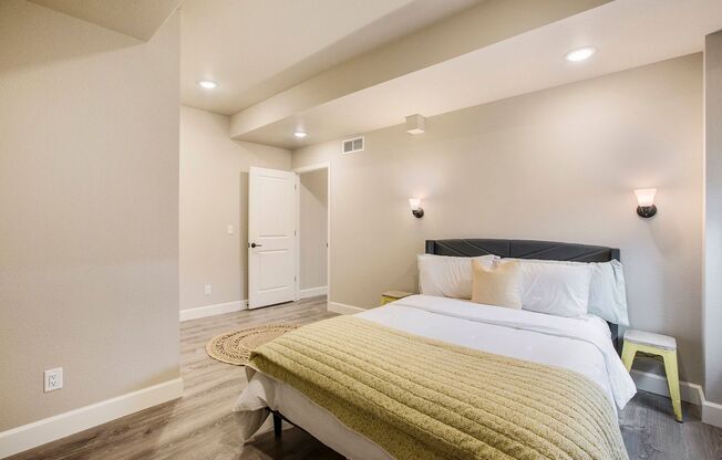 4 beds, 3.5 baths, $3,595