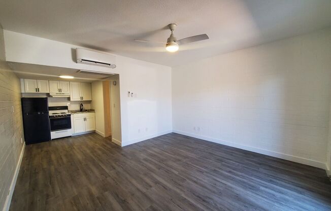 Studio, 1 bath, 400 sqft, $825, Unit 103
