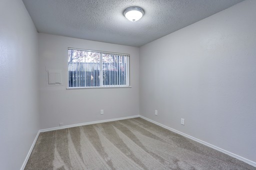 2 beds, 1 bath, 980 sqft, $1,495, Unit 11