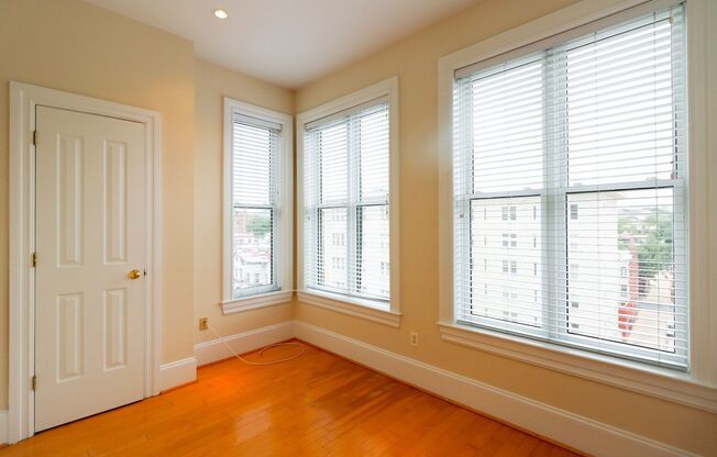 2 beds, 2 baths, 855 sqft, $4,475, Unit 307