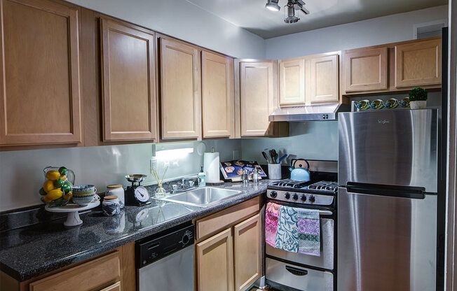 Fully Equipped Kitchen at Heritage Apartments, Ohio