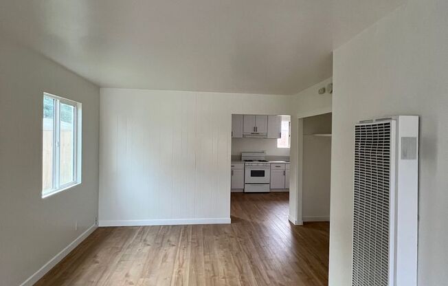 1 bed, 1 bath, 1,216 sqft, $2,700, Unit B