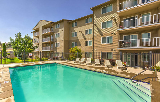 Swimming Pool at FOREST CREEK APARTMENTS, Spokane