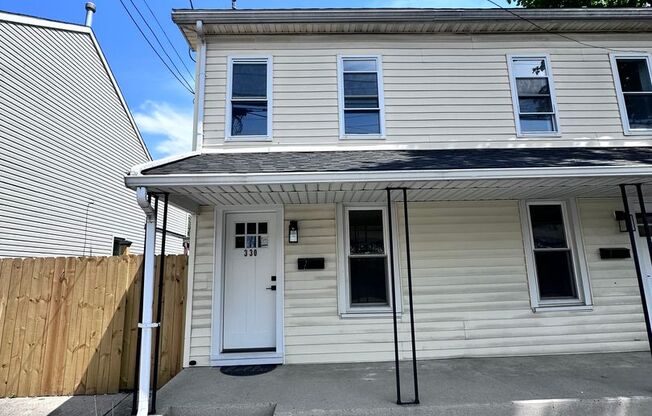 Newly Renovated 3 Bedroom Home in Lebanon- With Bonus Room!