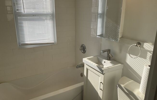 2 beds, 1 bath, $1,725