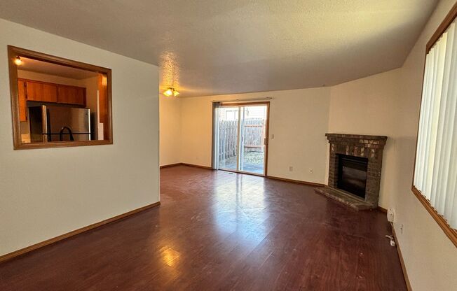 3 Bedroom 2.5 Bath Duplex in Beaverton!