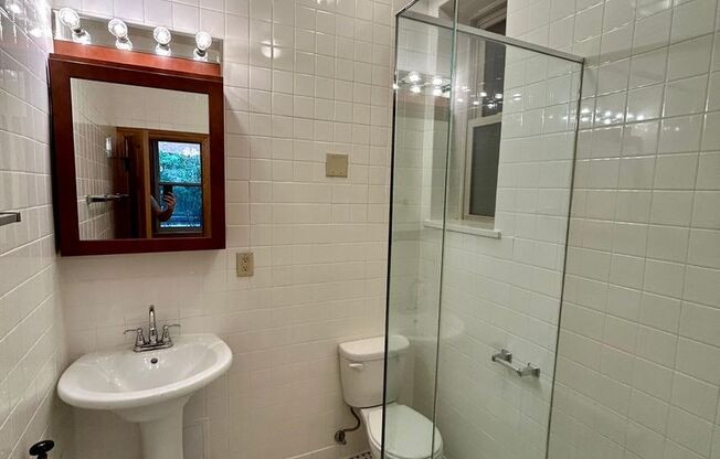 1 bed, 1 bath, 425 sqft, $1,765, Unit 233-G2