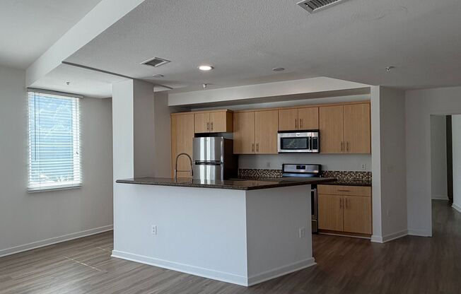 3 beds, 3 baths, 1,956 sqft, $5,300, Unit 275
