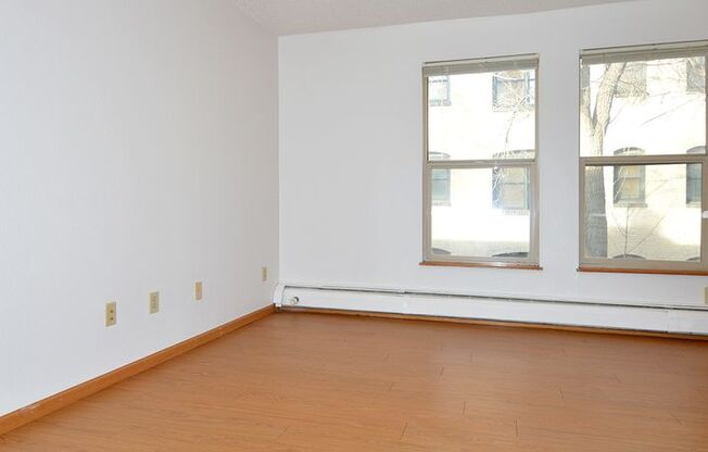2 beds, 1 bath, 725 sqft, $1,215, Unit 1 - 23