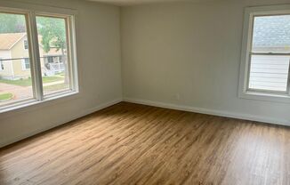 2 beds, 1 bath, $825